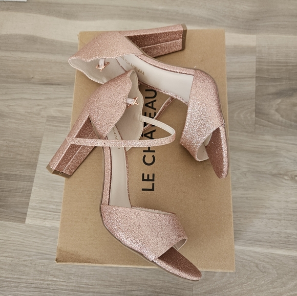 Brand new Le Chateau women high heels sandals size 6.5 - Picture 1 of 5